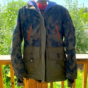 Woman’s Roxy snowboarding jacket